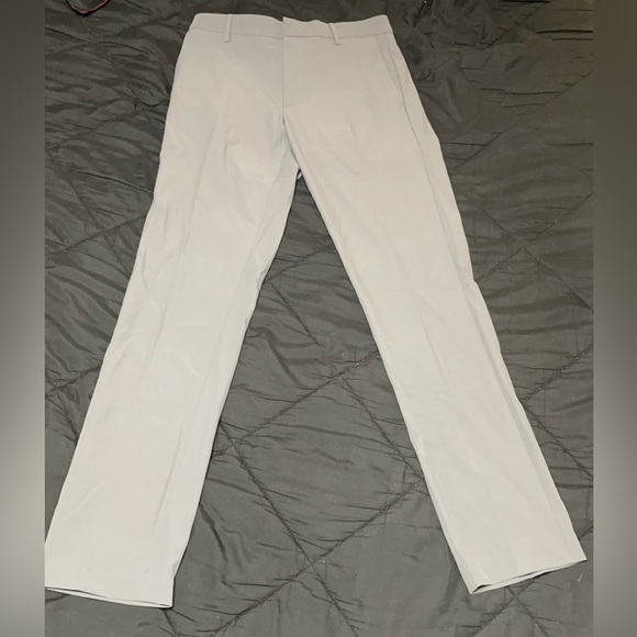 Van Heusen Gray Slim Dress Slacks (30W x 34L) - Picture 1 of 2